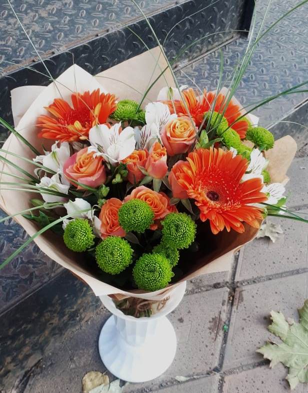 Букет цветов из: Герберы, Хризантемы, Альстромерии и Розы в Волжском Самарской области