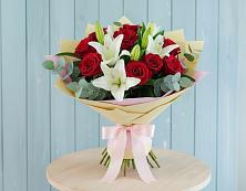 Букет цветов из:  Лилии и Розы в Волжском Самарской области