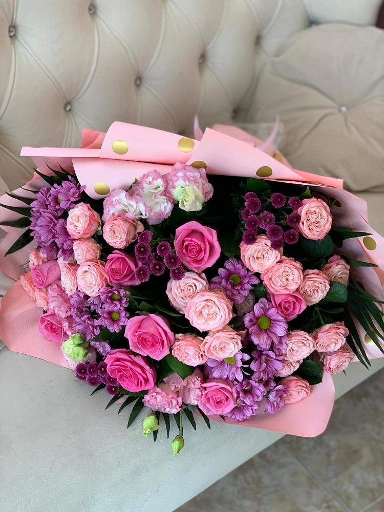 Букет цветов из: Хризантемы, Розы и Лизиантусы в Волжском Самарской области