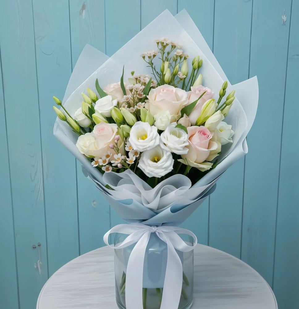 Букет цветов из: Розы и Лизиантусы в Волжском Самарской области