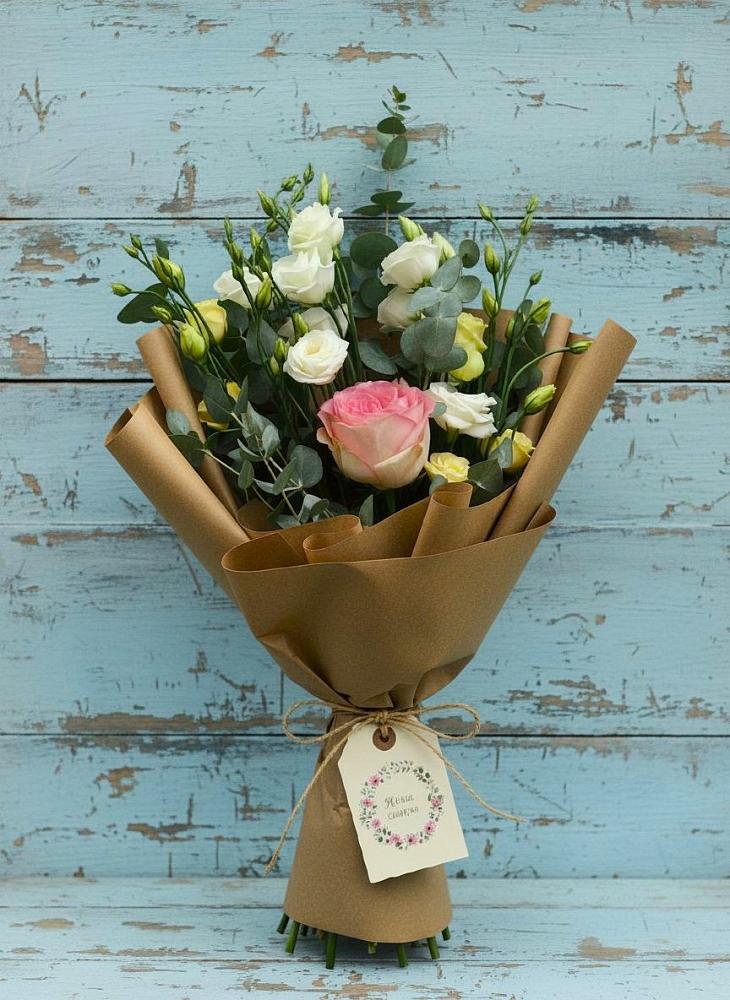 Букет цветов из: Розы и Лизиантусы в Волжском Самарской области