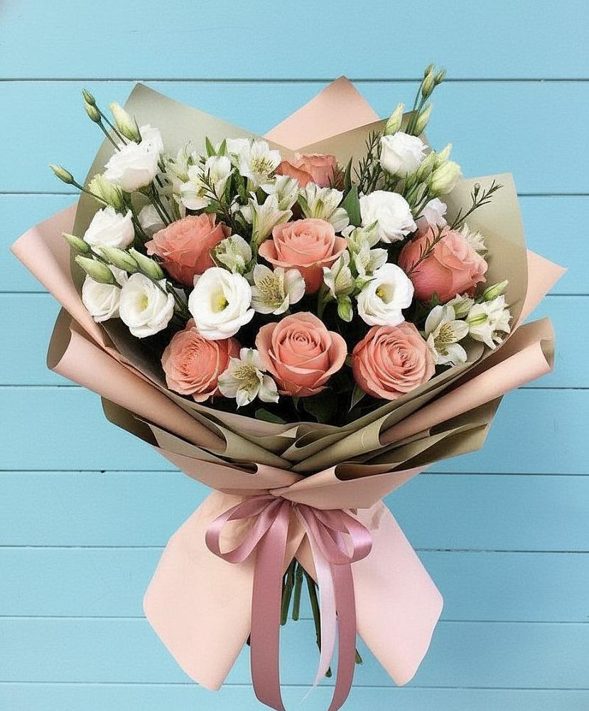 Букет цветов из: Розы, Альстромерии и Лизиантусы в Волжском Самарской области