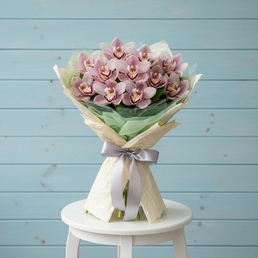 Букет цветов из: Орхидеи и Розы в Волжском Самарской области