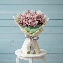 Букет цветов из:  Орхидеи и Розы в Волжском Самарской области