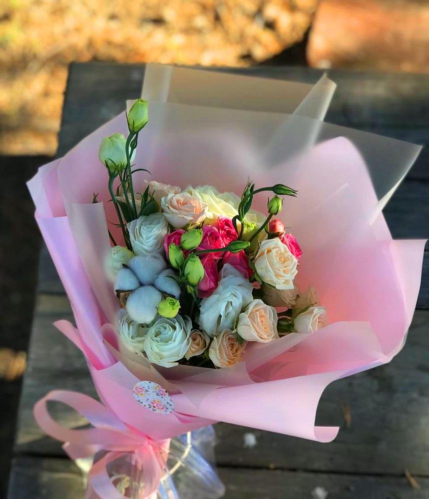 Букет цветов из: Розы и Лизиантусы в Волжском Самарской области