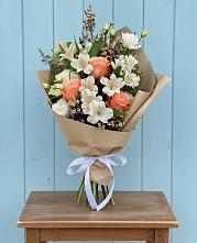 Букет цветов из:  Альстромерии, Лизиантусы, Розы и Хризантемы в Волжском Самарской области