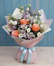 Букет цветов из:  Лизиантусы, Розы, Альстромерии и Гипсофила в Волжском Самарской области