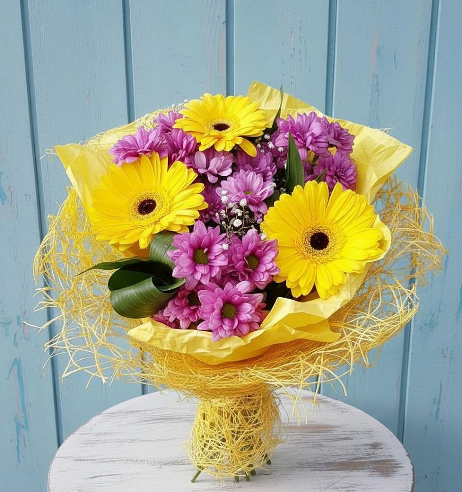 Букет цветов из: Хризантемы и Герберы в Волжском Самарской области