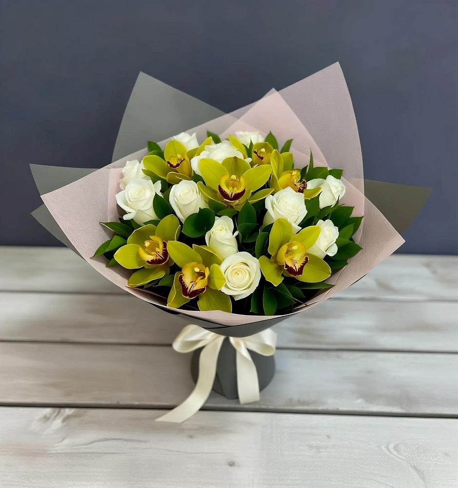 Букет цветов из: Орхидеи и Розы в Волжском Самарской области