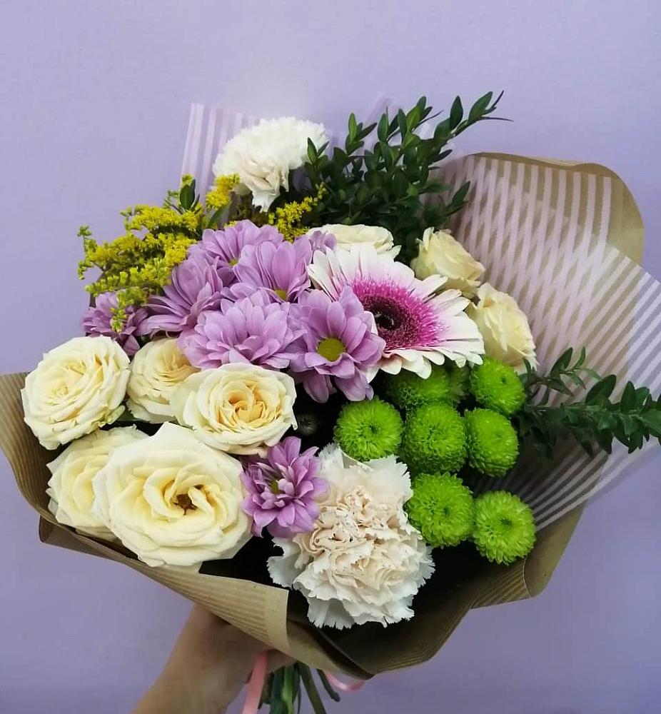 Букет цветов из: Хризантемы, Розы, Гвоздики и Герберы в Волжском Самарской области