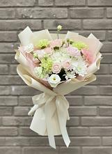 Букет цветов из:  Гвоздики, Розы, Лизиантусы и Хризантемы #REPLACE_PRED# Волжском Самарской области
