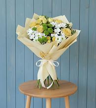 Букет цветов из:  Хризантемы и Розы в Волжском Самарской области