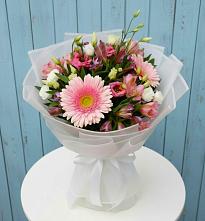 Букет цветов из:  Герберы, Альстромерии и Лизиантусы в Волжском Самарской области