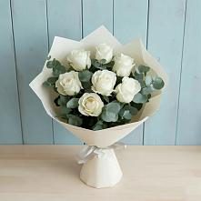 Букет Белые розы в Эвкалипте в Волжском Самарской области