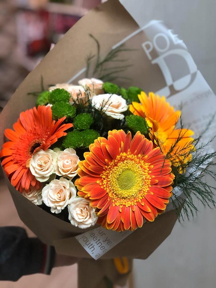 Букет цветов из: Герберы, Хризантемы и Розы в Волжском Самарской области