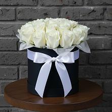 Цветочная композиция из Розы в шляпной коробке в Волжском Самарской области